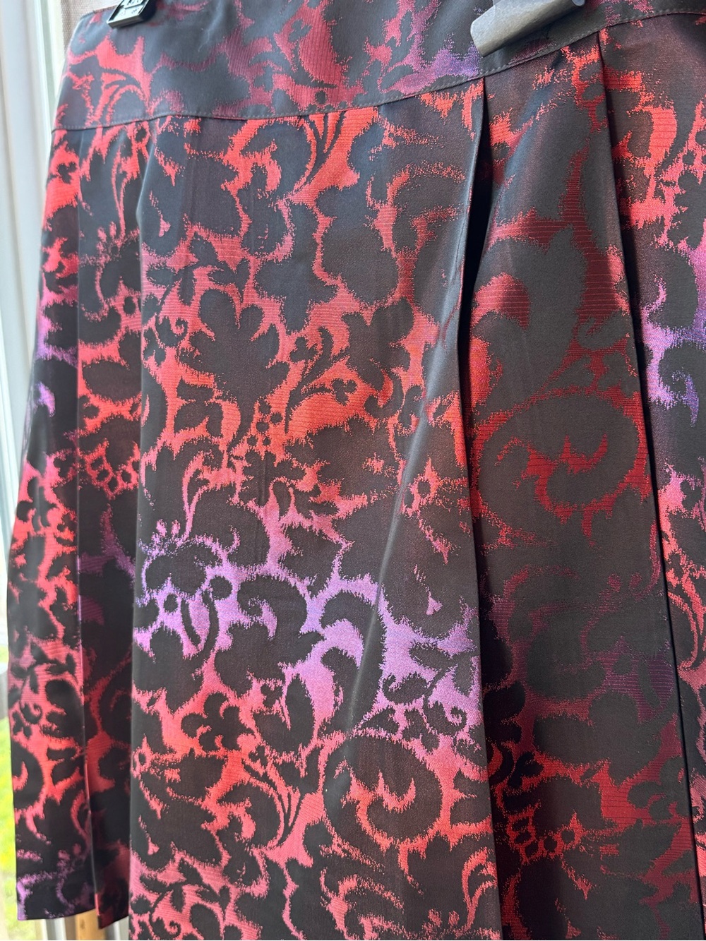 Lane Bryant Pleated A-Line Metallic Damask Skirt in Black and Red NWT Sz 22 - Picture 4 of 7